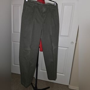 Dockers Men's Dark Green Chinos